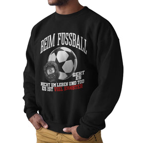 Beim Fußball- Sweatshirt